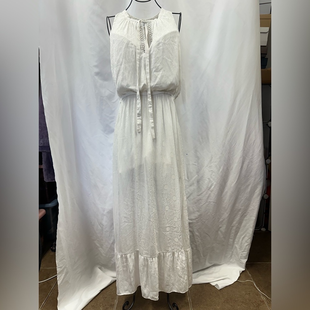 Current Air Los Angeles white floral maxi dress size M